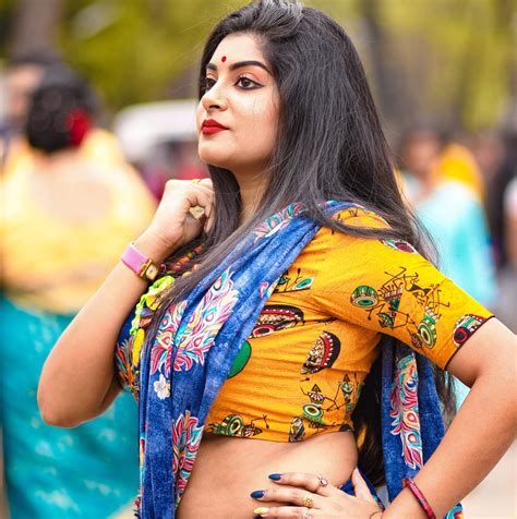The Bongo Naari Feat. Saree Queen Sreetama .